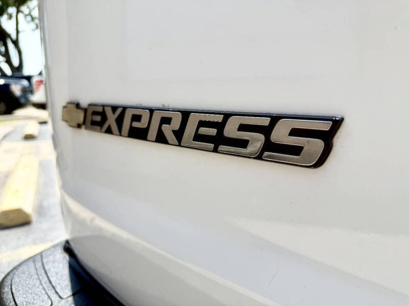 2018 Chevrolet Express 2500