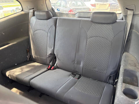 2011 Chevrolet Traverse LS