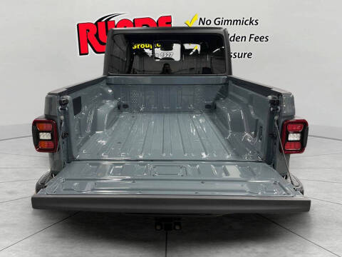 2026 Jeep Gladiator Willys