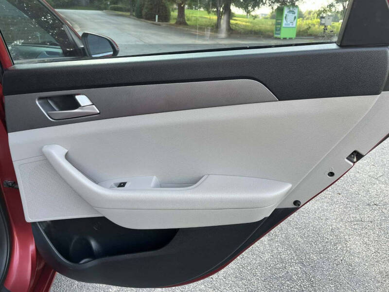 2015 Hyundai Sonata SE - Photo 23