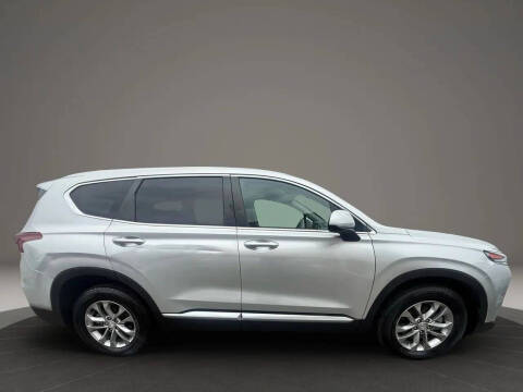 2019 Hyundai Santa Fe SE 2.4L