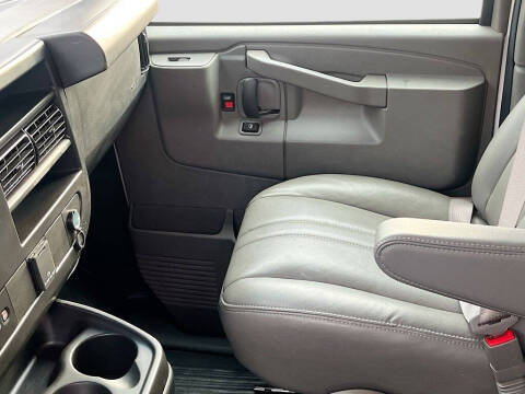 2025 Chevrolet Express 2500