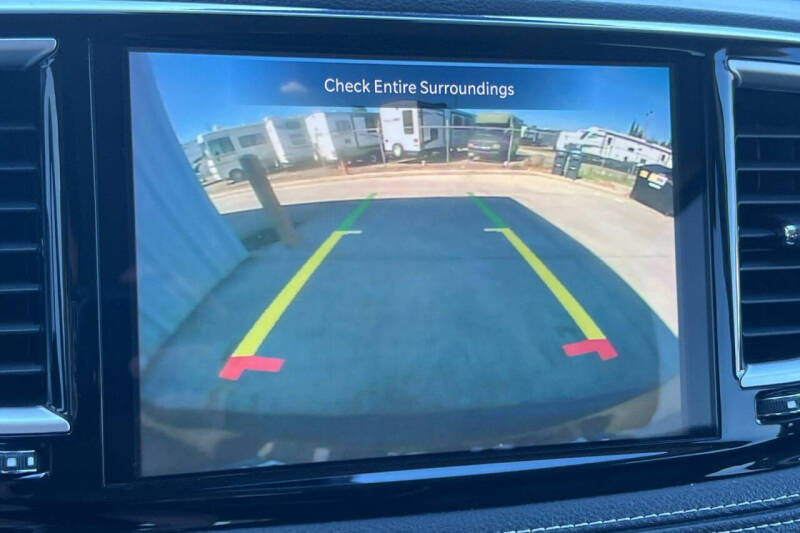 2024 Chrysler Pacifica Plug-In Hybrid Select