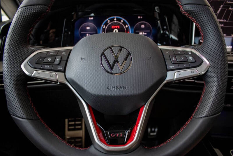 2025 Volkswagen Golf GTI SE
