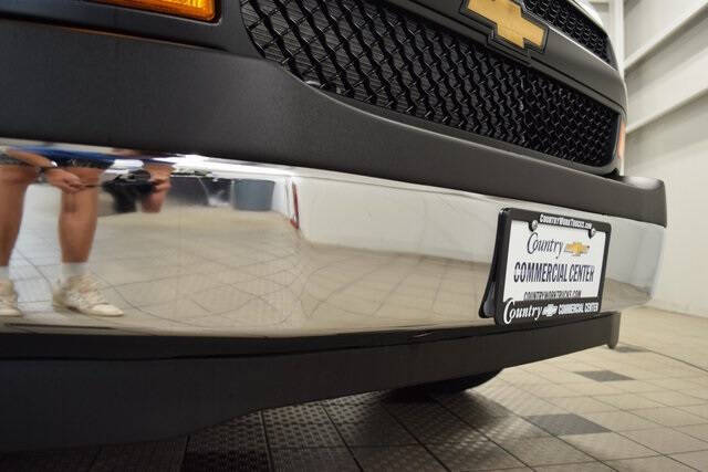 2025 Chevrolet Express 2500