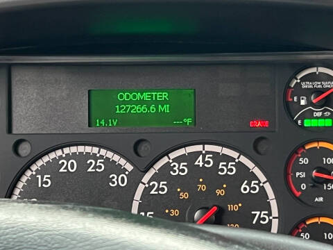 2018 Freightliner M2 106