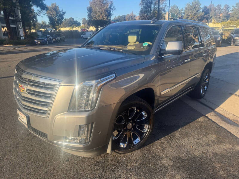2019 Cadillac Escalade Platinum's photo