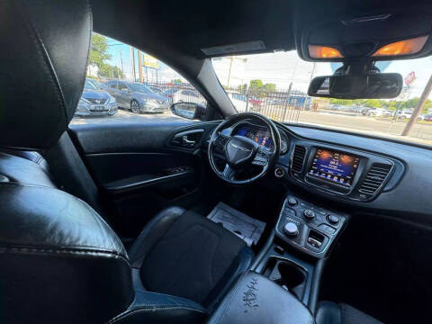2015 Chrysler 200 S