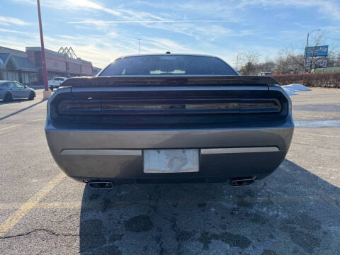 2012 Dodge Challenger SXT Plus