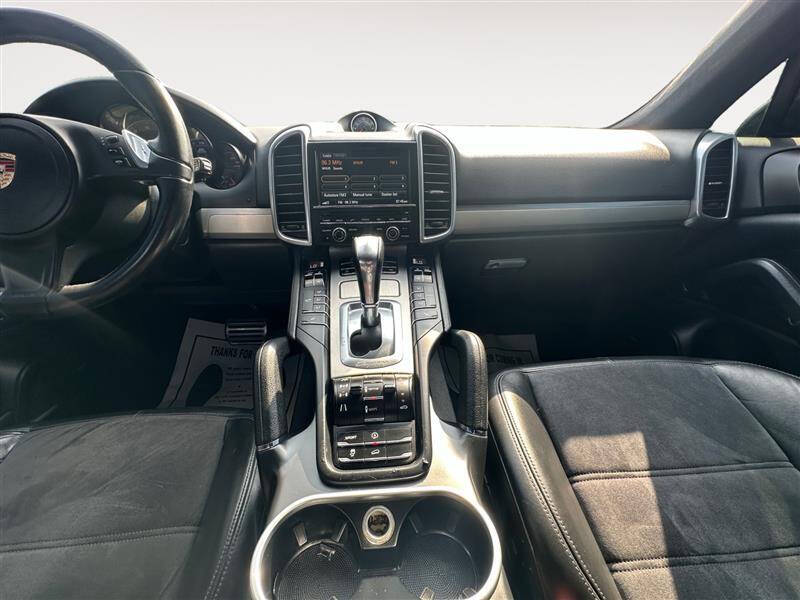 2013 Porsche Cayenne GTS