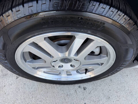 2005 Ford Mustang GT Deluxe