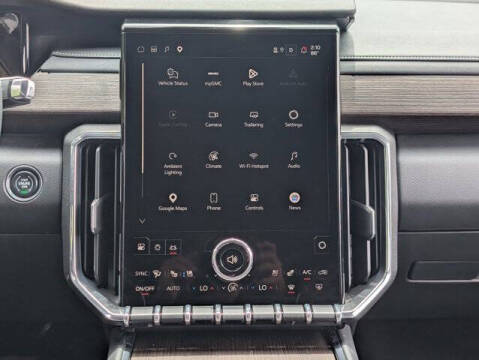 2024 GMC Acadia Denali