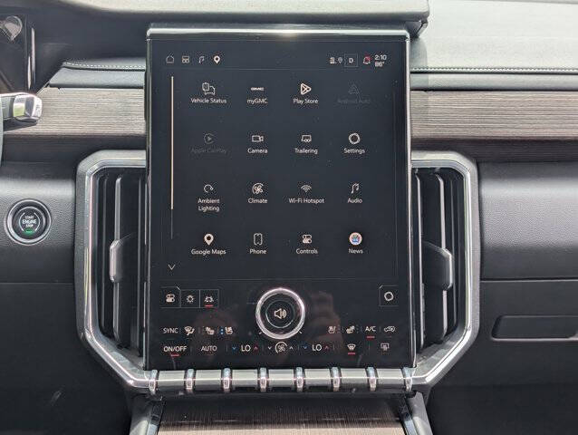 2024 GMC Acadia Denali