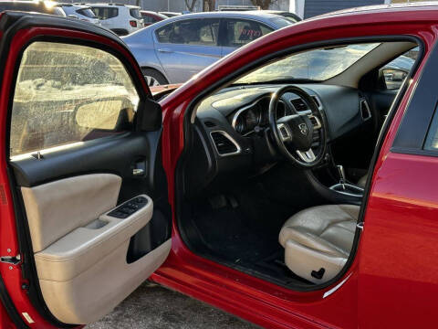 2011 Dodge Avenger Lux