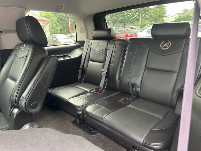 2012 Cadillac Escalade Platinum Edition