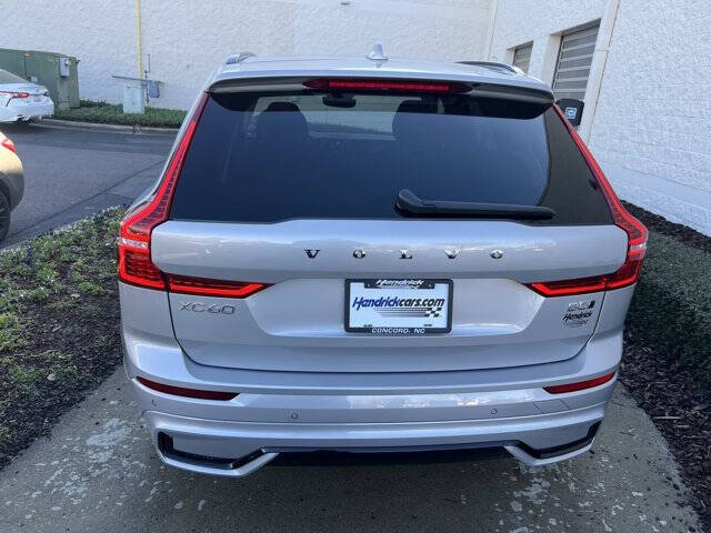 2025 Volvo XC60 B5 Plus Dark Theme