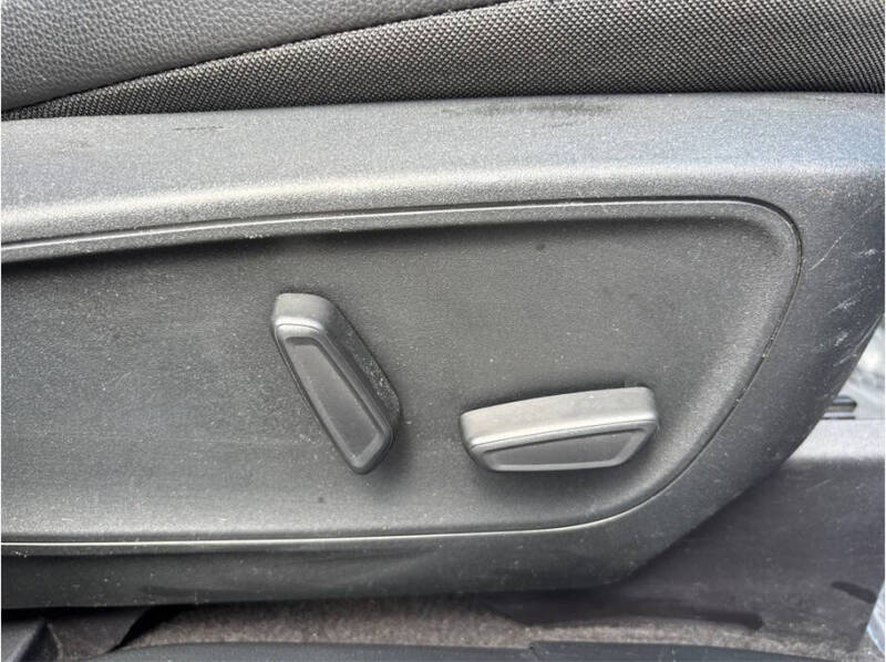 2020 Ford Escape Hybrid Titanium