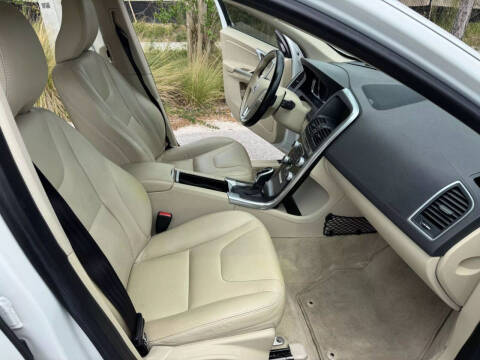 2016 Volvo XC60 T6 Platinum