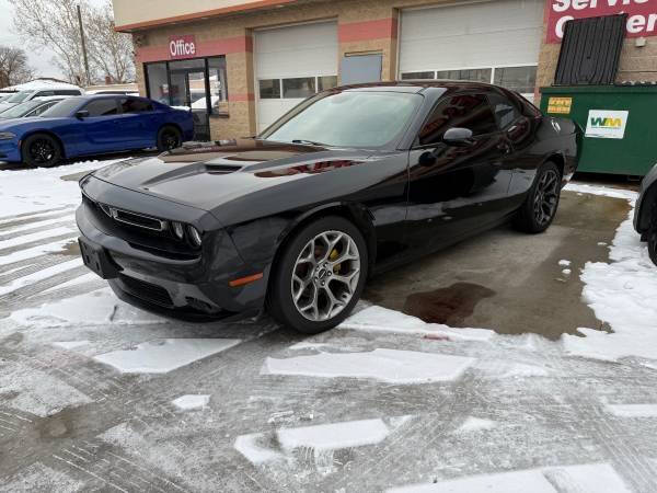 2017 Dodge Challenger SXT Plus