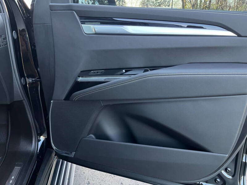 2025 Cadillac Escalade ESV Sport