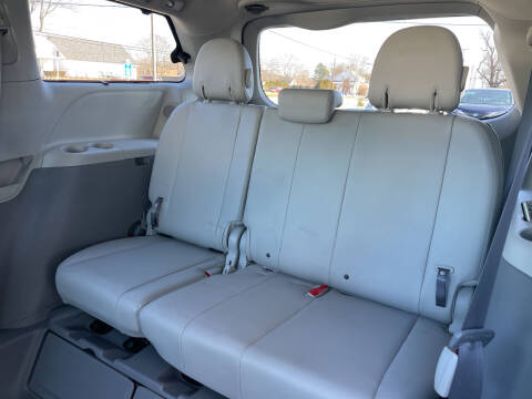 2012 Toyota Sienna XLE Mobility 7-Passenger