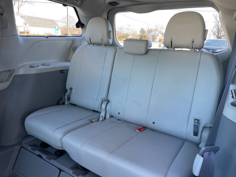 2012 Toyota Sienna XLE Mobility 7-Passenger