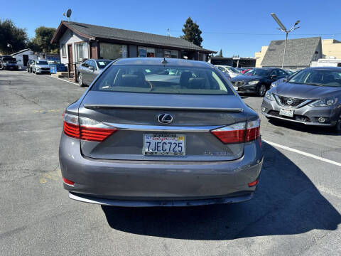2014 Lexus ES 300h