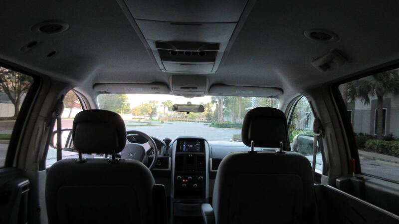 2010 Dodge Grand Caravan SXT photo 43