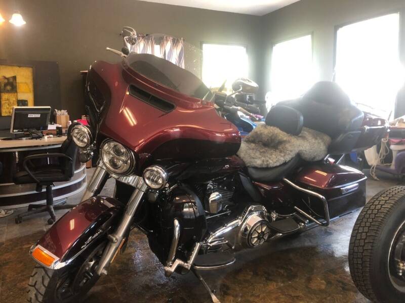 2014 Harley-Davidson ultra classic for sale at Triple R Sales in Lake City MN