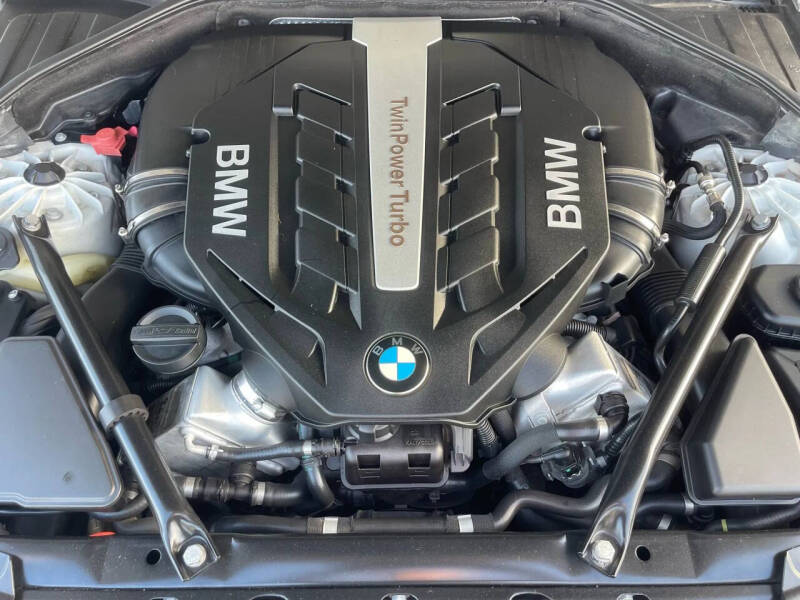 2012 BMW 7 Series 750i