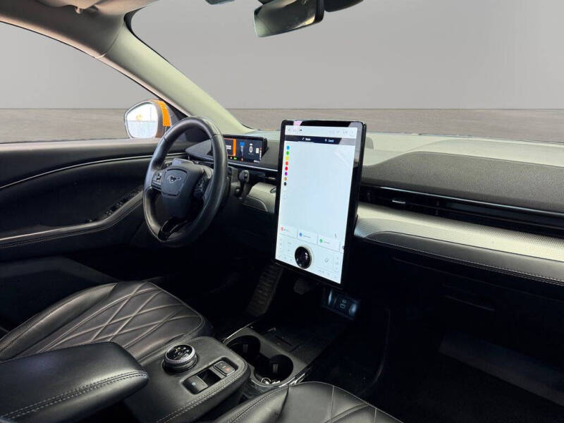 2022 Ford Mustang Mach-E Select