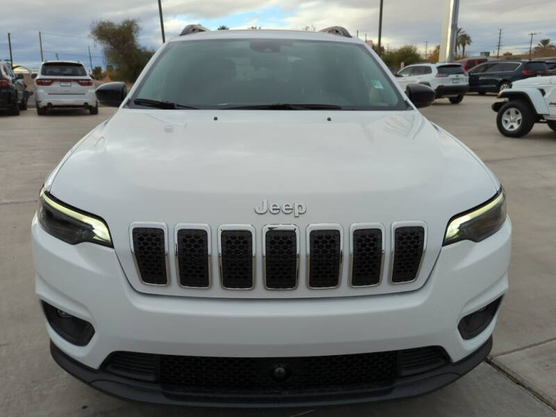 2022 Jeep Cherokee Latitude Lux photo 3