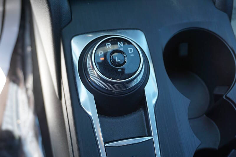 2025 Ford Escape ST-Line Select