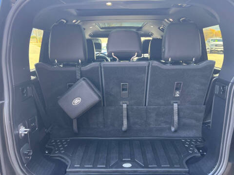 2023 Land Rover Defender 130 SE