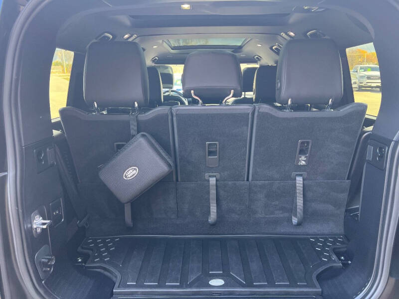 2023 Land Rover Defender 130 SE