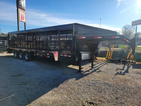 2024 Amacsa 28' Gooseneck Stock for sale at Rod's Auto Farm & Ranch in Houston MO