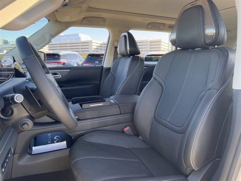 2025 Infiniti QX80 Sensory
