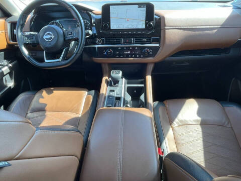 2022 Nissan Pathfinder Platinum