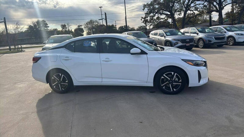 2024 Nissan Sentra SV photo 6