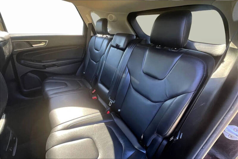 2021 Ford Edge Titanium