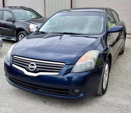 2009 Nissan Altima for sale at PINNACLE ROAD AUTOMOTIVE LLC in Moraine OH