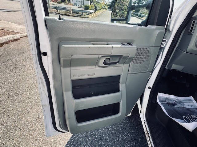 2016 Ford E-Series E-350 SD