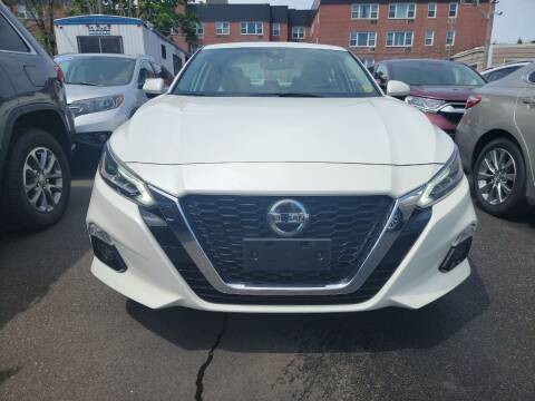 2019 Nissan Altima for sale at OFIER AUTO SALES in Freeport NY
