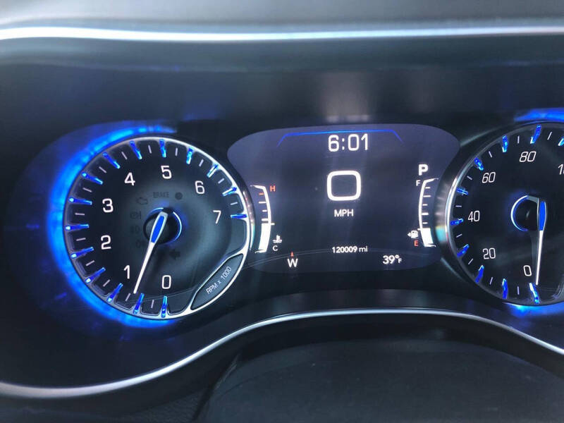 2017 Chrysler Pacifica Touring-L Plus