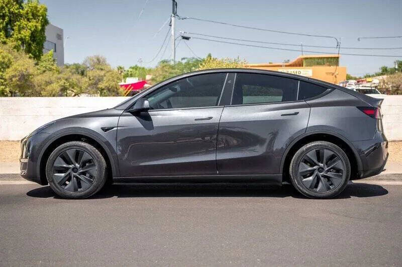 2025 Tesla Model Y Long Range