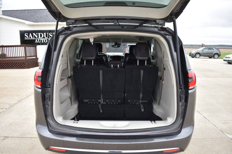 2022 Chrysler Pacifica Touring L