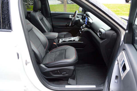 2024 Ford Explorer ST-Line