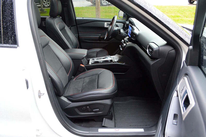 2024 Ford Explorer ST-Line