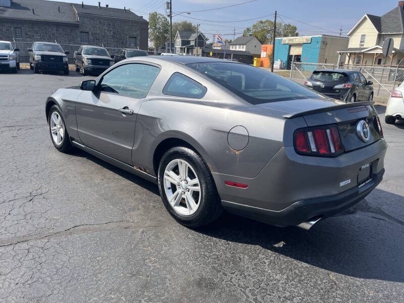 2011 Ford Mustang V6