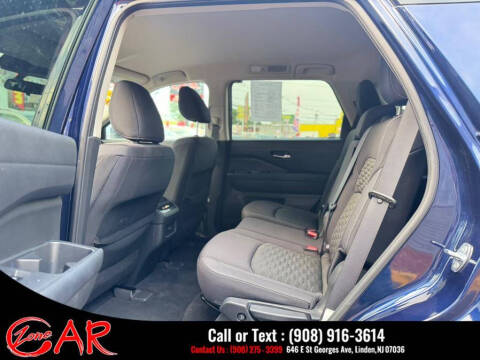 2022 Nissan Pathfinder SV